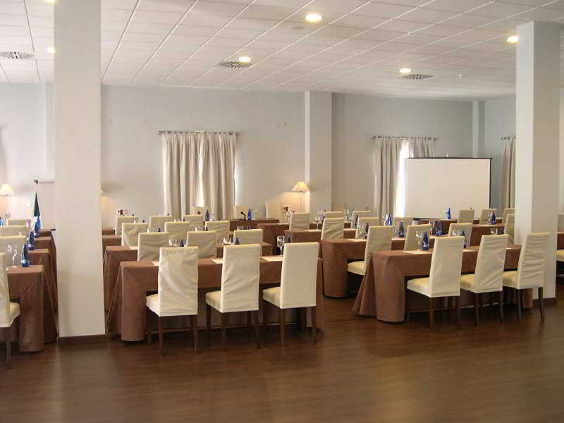 Hotel Maria Jimena Ocaña Udogodnienia zdjęcie